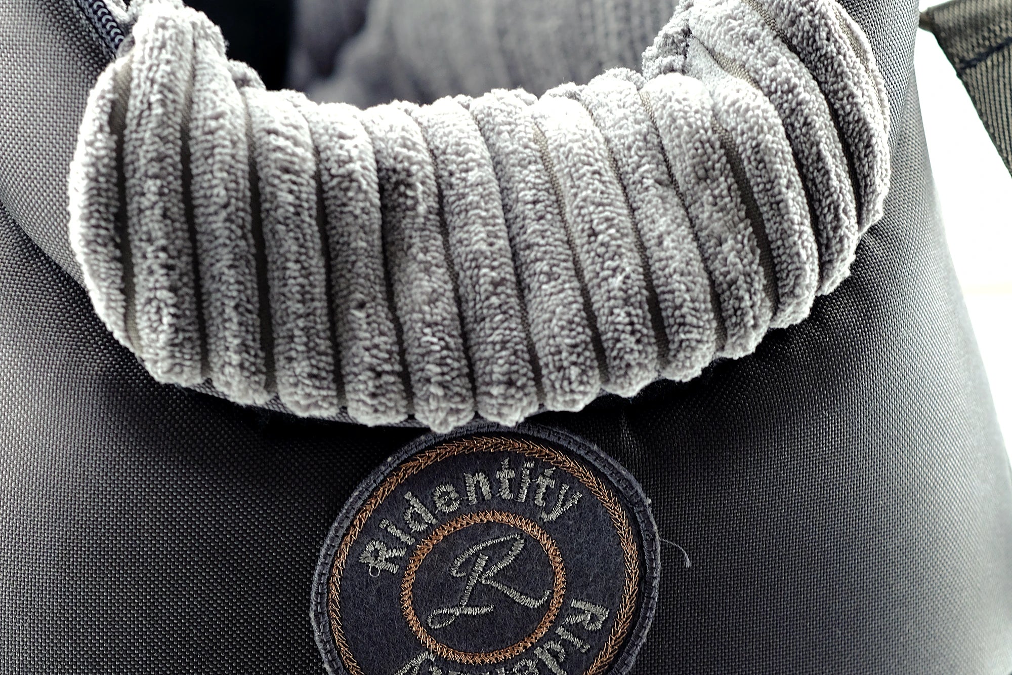 FLY & EVERYWHERE – Schwarz-Grau